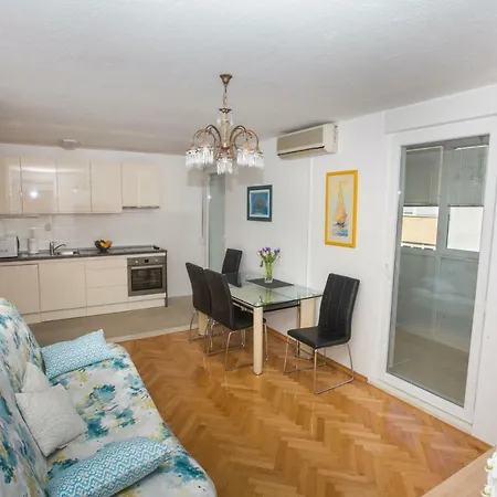 Ap Punta - Next To Sandy Beach Apartman Omis
